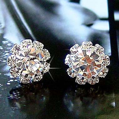 Alluring Woman Rhinestone Binding Gemstone Sunflower Ear Stud Alluring Woman Rhinestone Binding Gemstone Sunflower Ear StudEarrings<br><br><br>color: black/white/blue<br>size: 1.1cm