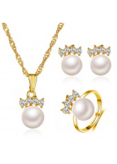 Pearl Design Gold Rhinestone Detail Necklace