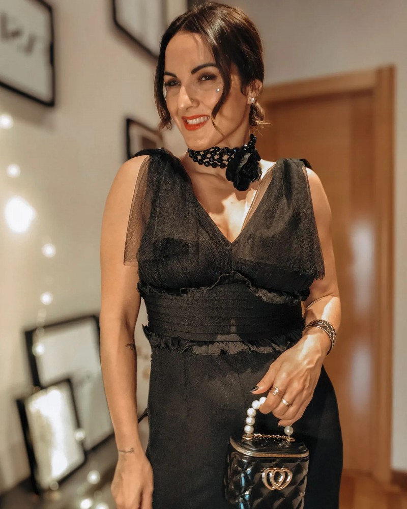 ROTITA Combinaison noire à col en V et coutures en maille