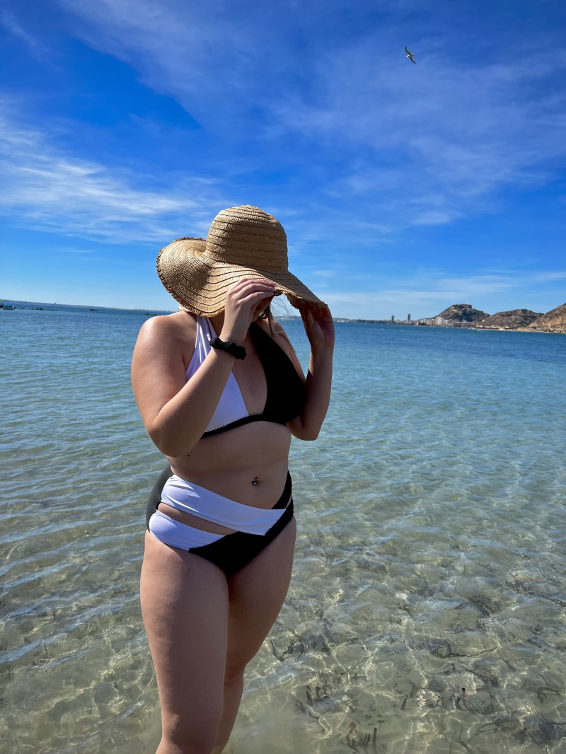 White swimwear,Contrast Color swimwear,ROTITA Cross Strap Contrast High Waist Bikini Set