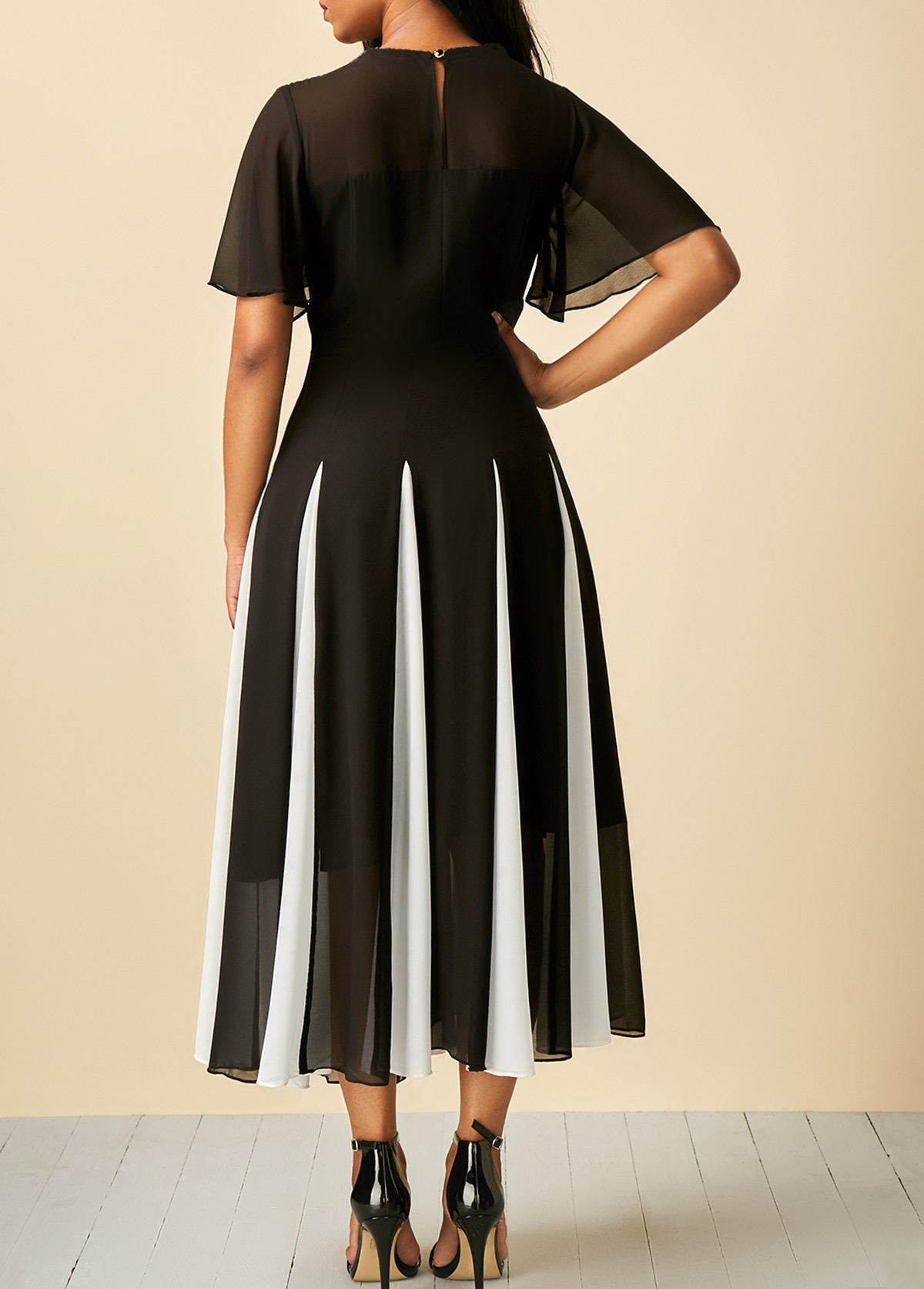 black short sleeve round neck patchwork dress