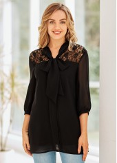 Rotita-Bluse mit Spitzennähten und 3/4-Ärmeln und Bindekragen