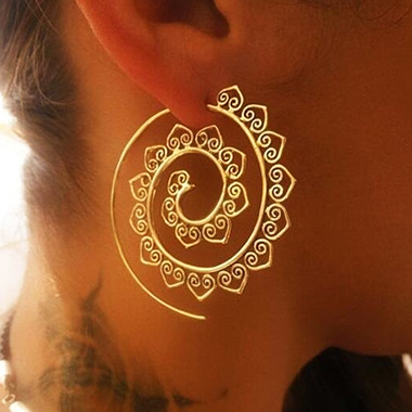 Gold Heart Design Metal Detail Retro Earrin Set