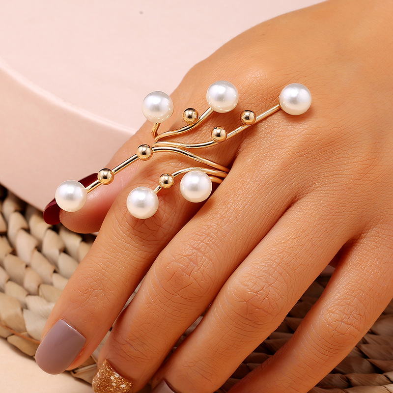 Gold Metal Detail Pearl Design Ring