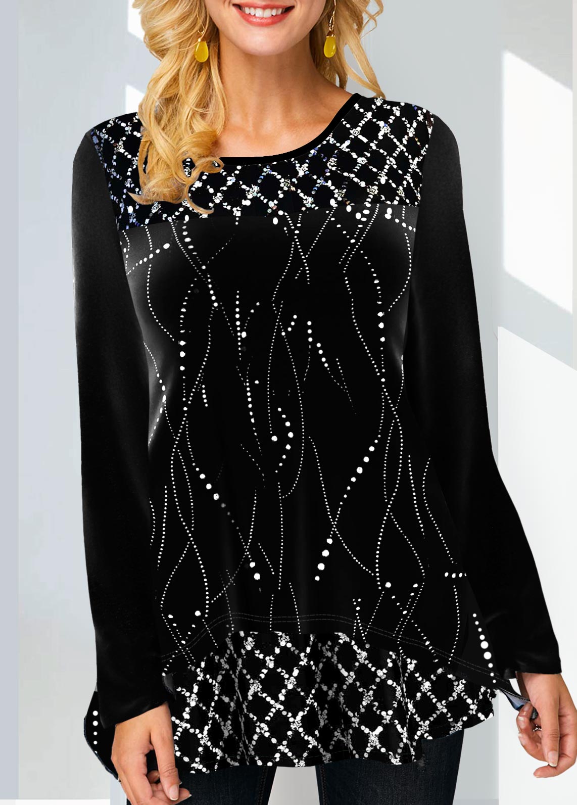 Black tops,Contrast Color tops,ROTITA Hot Stamping Black Round Neck Sweatshirt