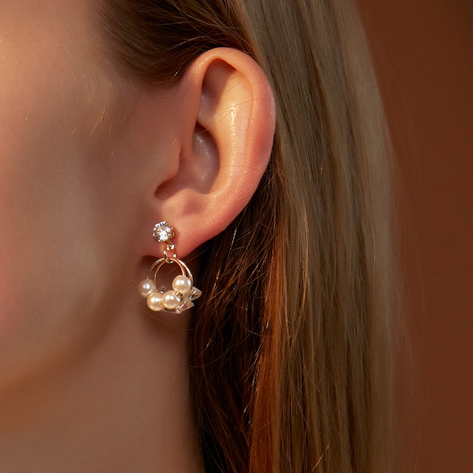 Pearl Rhinestone Gold Metal Detail Earrings