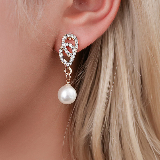 Rhinestone Design Pearl Metal Detail Necklace Set