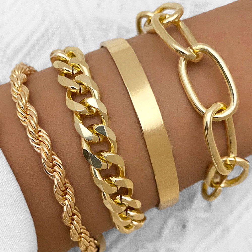 Metal Detail Gold Chain Design Bracelet Set