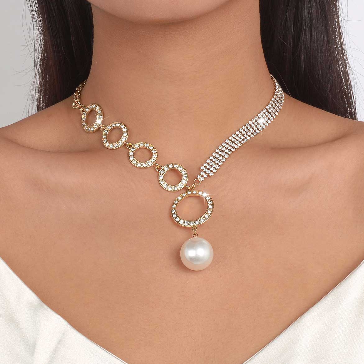 Gold Pearl Rhinestone Circular Shape Necklace