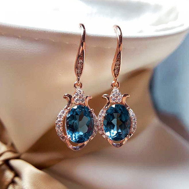 Metal Detail Rhinestone Design Blue Earrings