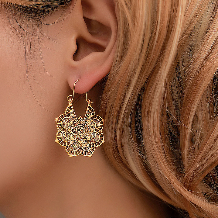 Gold jewelry,1 Pair Gold Bohemian Floral Design Earrings
