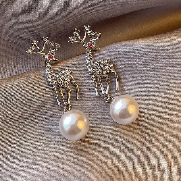 Pearl Detail Silvery White Round Design Earrings