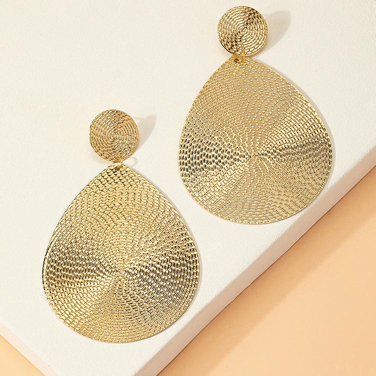 Gold jewelry,Plain Color jewelry,Metal Detail Gold Teardrop Design Earrings