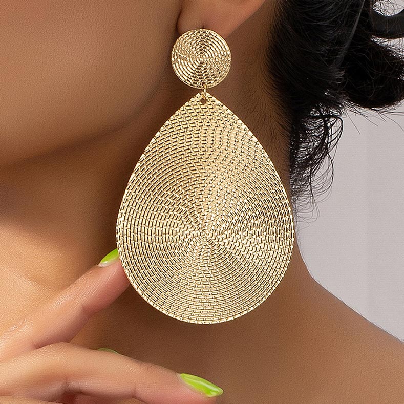 Gold jewelry,Plain Color jewelry,Metal Detail Gold Teardrop Design Earrings