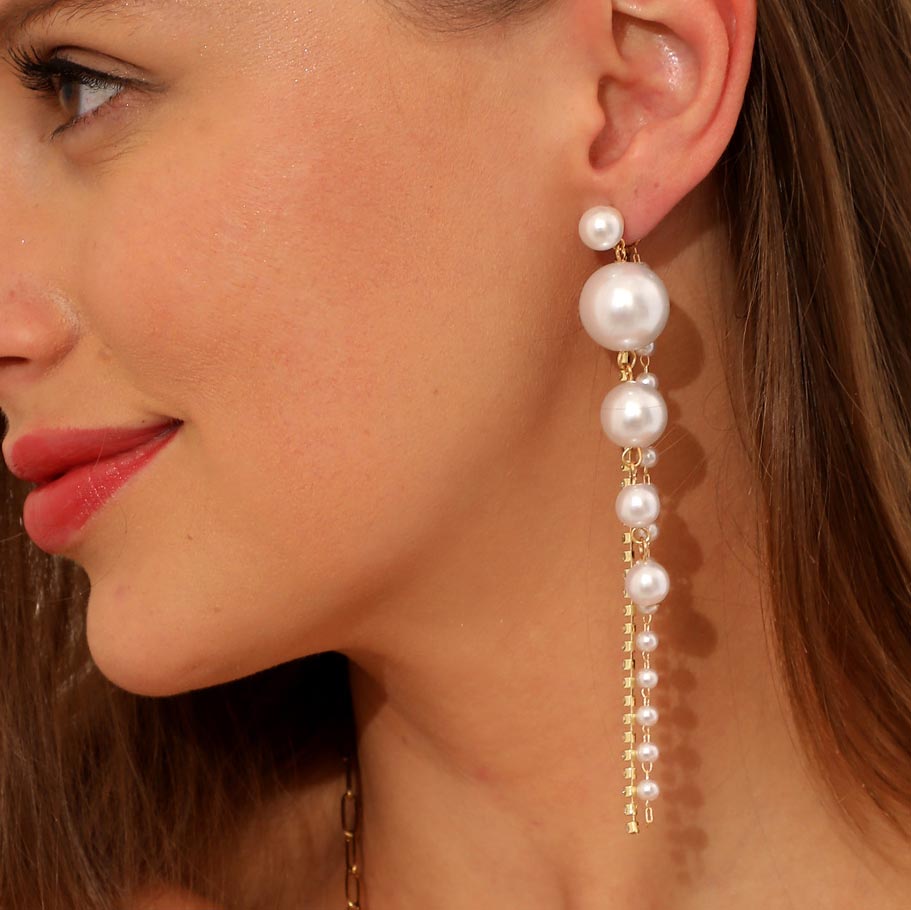 1 Pair Pearl Gold Metal Detail Earrings