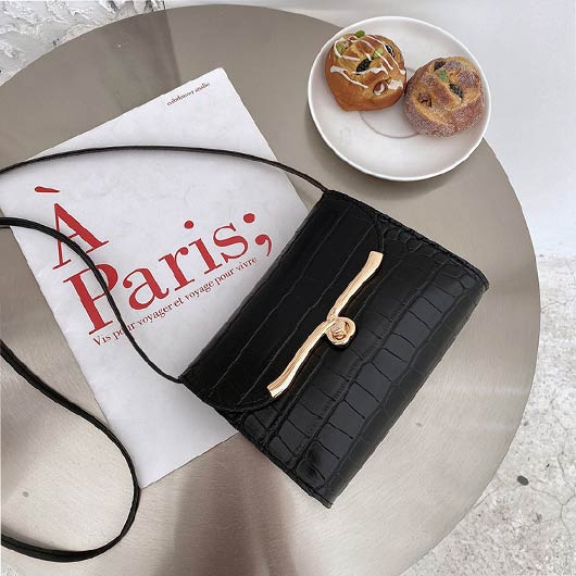 Black accessories,Plain Color accessories,Turnlock Design Black Contrast Shoulder Bag