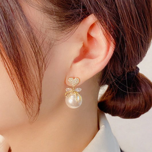 Rhinestone Gold Heart Pearl Design Earrings