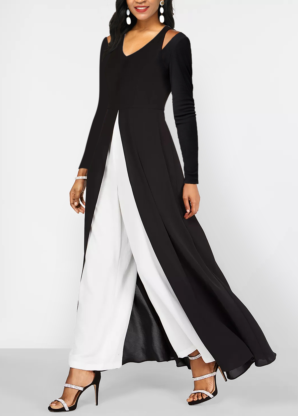 Schwarzer Rotita-Jumpsuit mit langen Ärmeln und kontrastierendem V-Ausschnitt