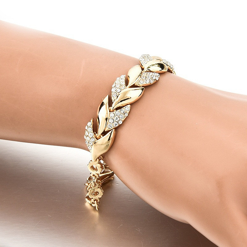 Round Leaf Design Gold Alloy Bracelet
