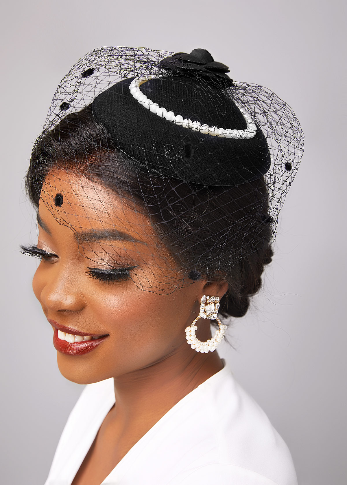 Black accessories,Plain Color accessories,Black Mesh Stitching Pearl Floral Design Beanie