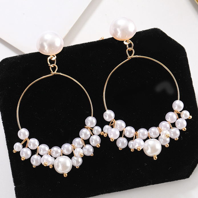 1 Pair White Pearl Round Earrings