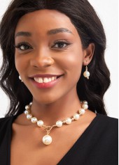 Round Silvery White Pearl Earings and Necklace