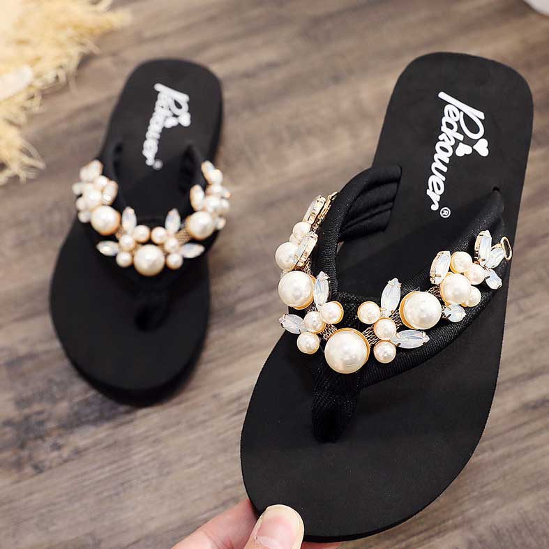 Black Falt Toe Post Flip Flops