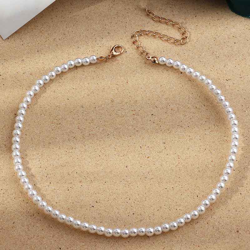 Round Small Pearl Detail White Necklace