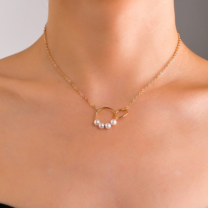 Round Pearl Design Metal Detail Golden Necklace