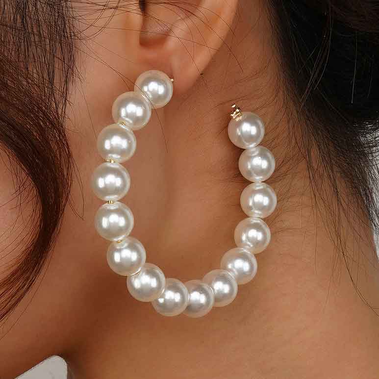 Gold jewelry,Plain Color jewelry,Pearl Design Gold Round Detail Earrings