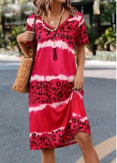 Leopardenkleid in Pink mit V-Ausschnitt