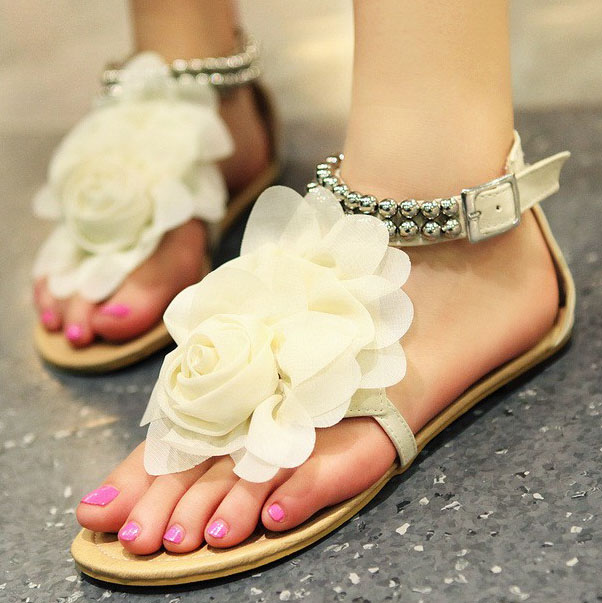 Beige Falt Toe Post Flip Flops