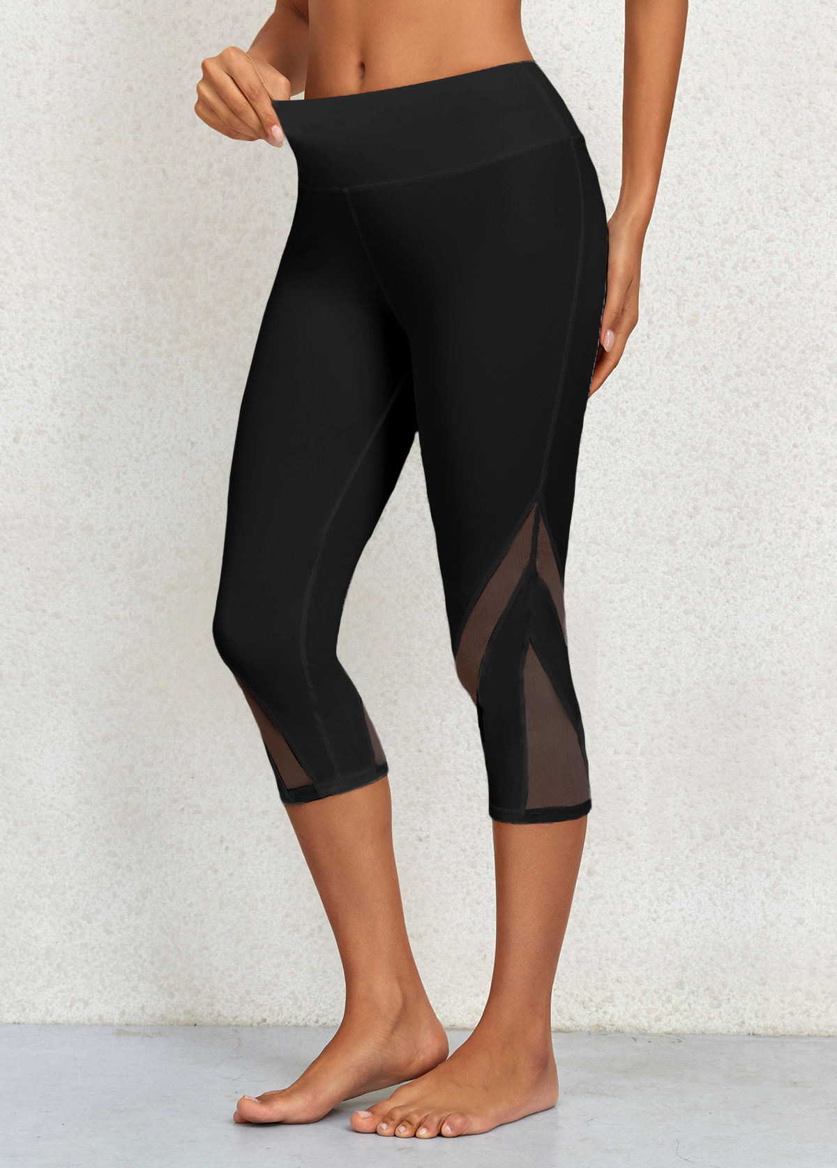 Black Mid Waisted Elastic Waist Capri Leggings