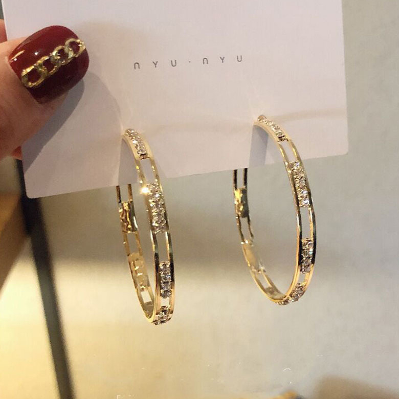 Round Rhinestone Hollow Design Gold Earrings