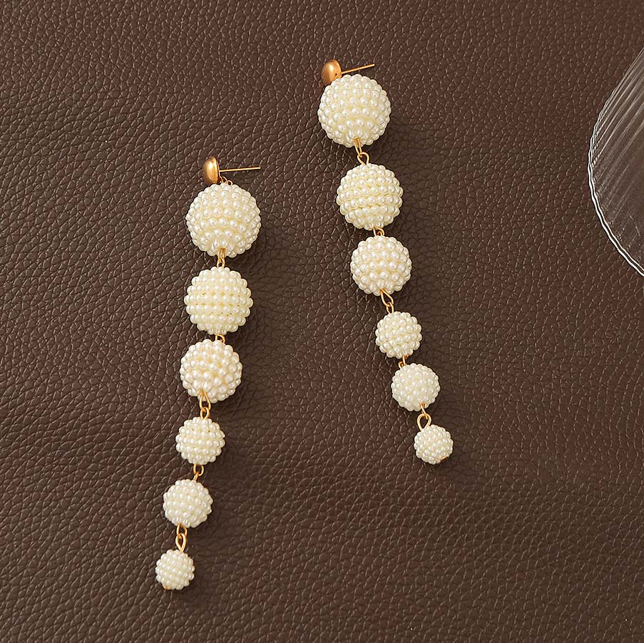 Pearl Deisgn Ball Shape Raw White Earrings