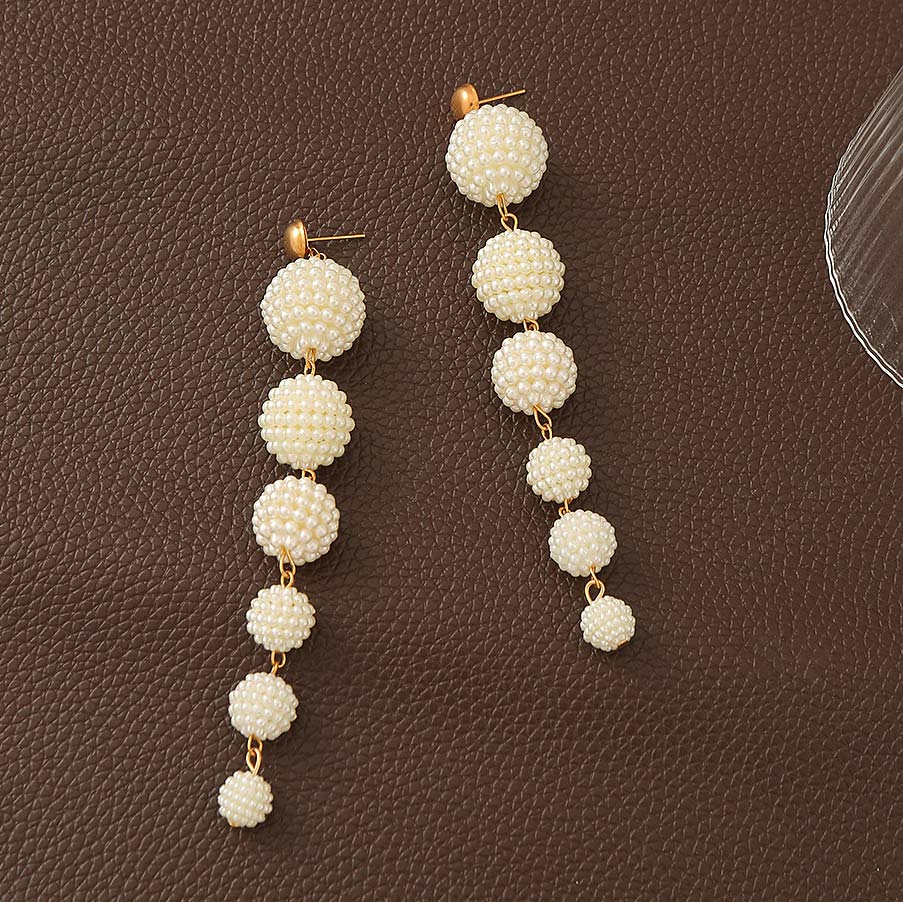 Pearl Deisgn Ball Shape Raw White Earrings