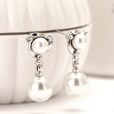 Silver jewelry,Geometric jewelry,Round Pearl Detail Geometric Pattern Silver Earrings