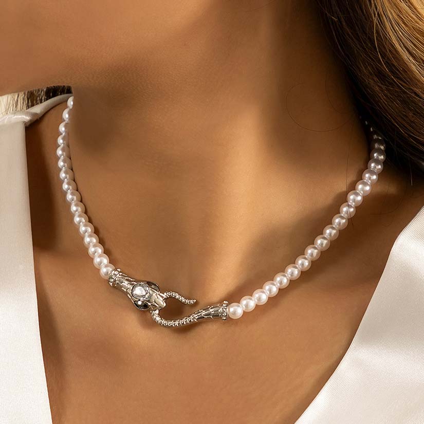 White jewelry,Geometric jewelry,White Pearl Detail Geometric Pattern Necklace