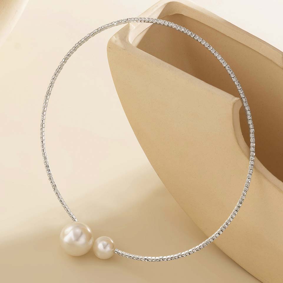Pearl Detail Asymmetric Design Silvery White Necklace