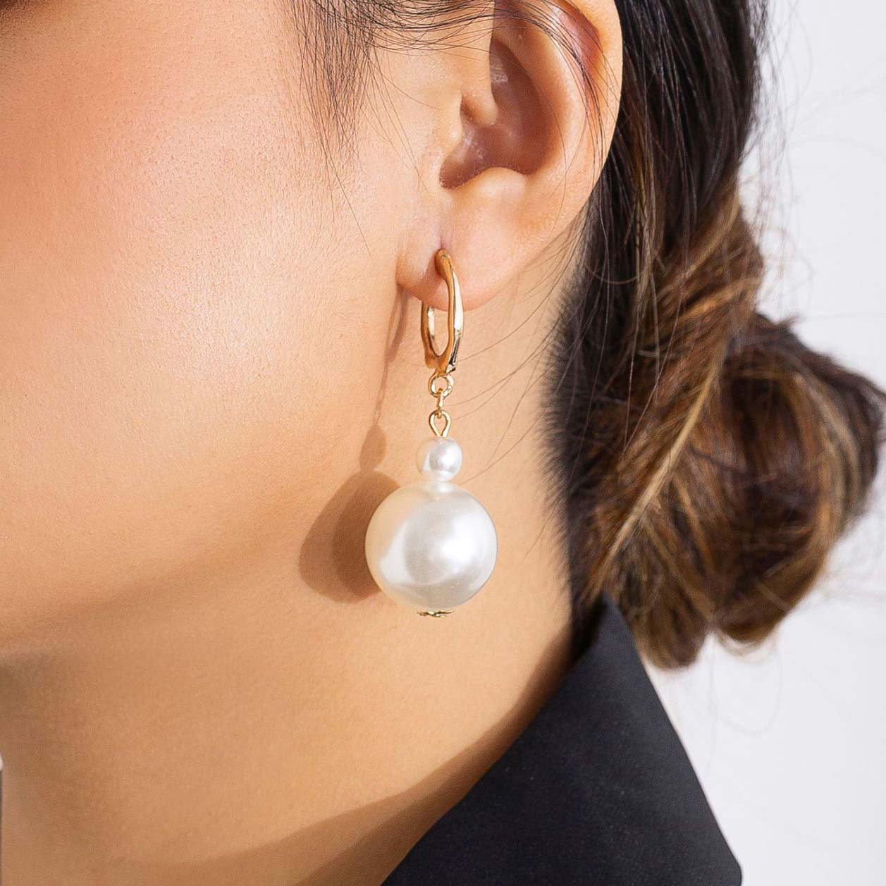 White jewelry,Other jewelry,Pearl Design Metal Ring Detail White Earrings