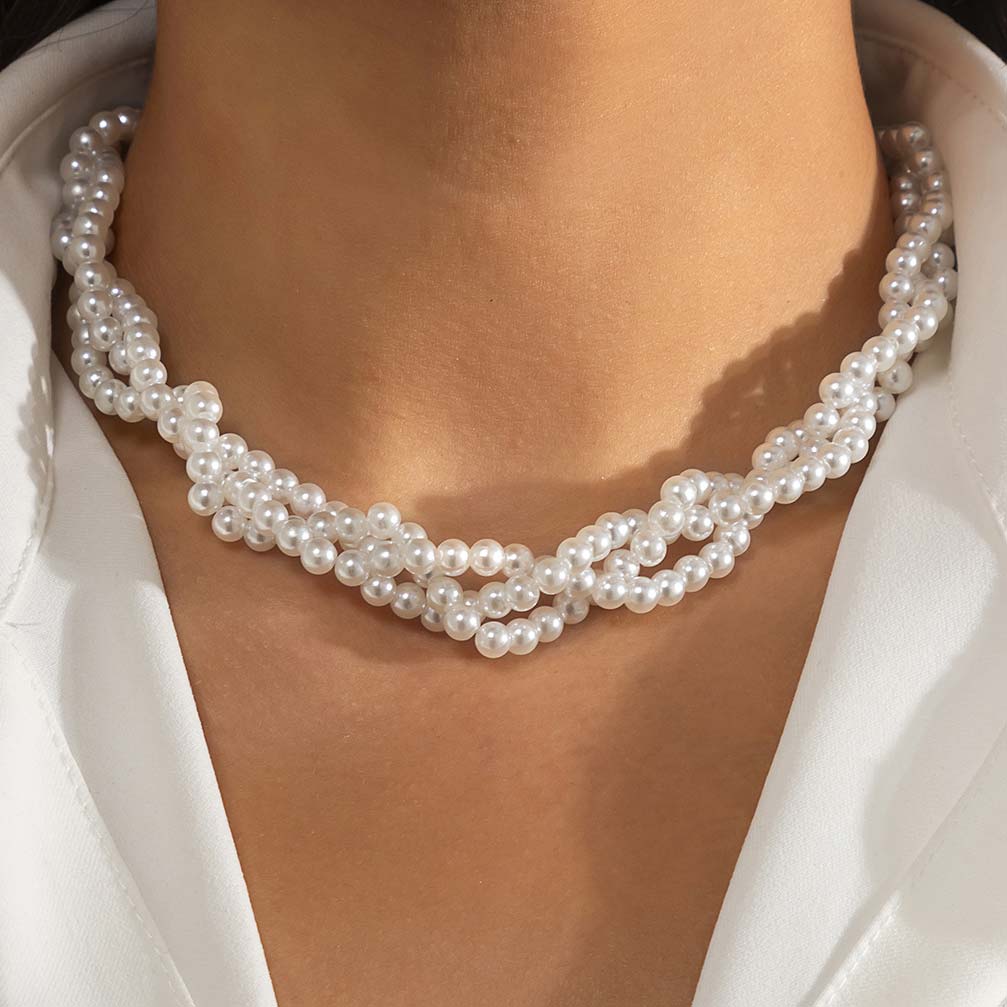 White Pearl Design Geometric Pattern Necklace