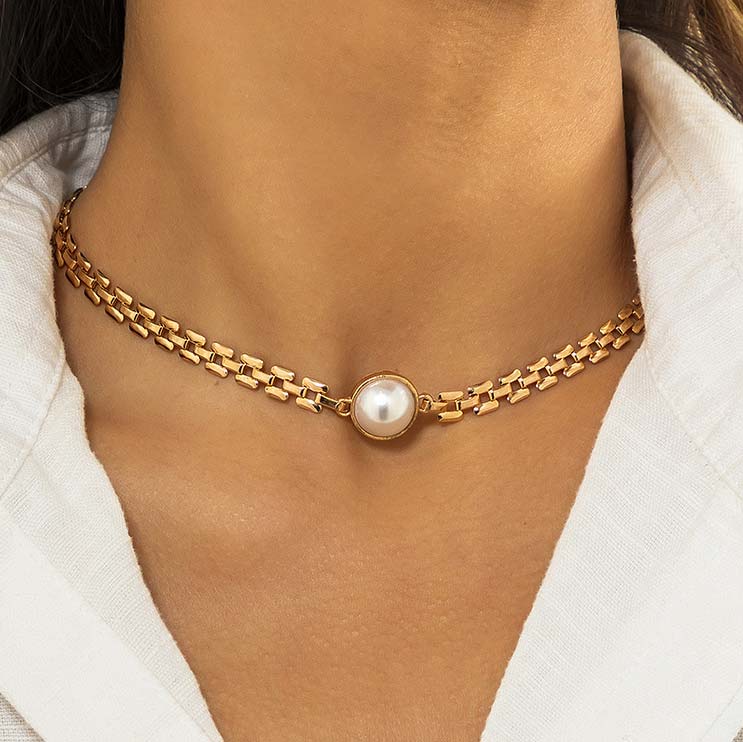 Alloy Detail Retro Pearl Design Gold Necklace