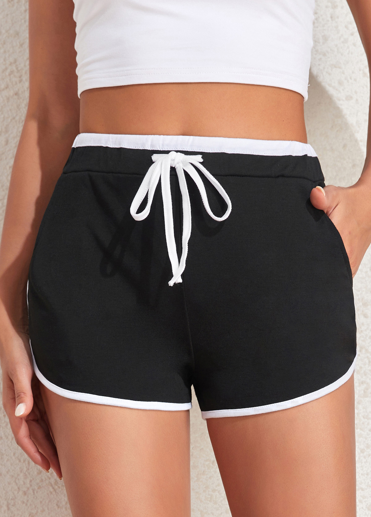 Black bottoms,Plain Color bottoms,Contrast Binding Black Regular Drawastring High Waisted Shorts