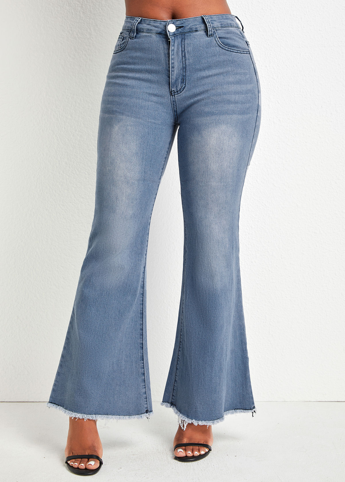 Blaue Jeans mit ausgestelltem Bein und Reißverschluss und Taschen-Denim