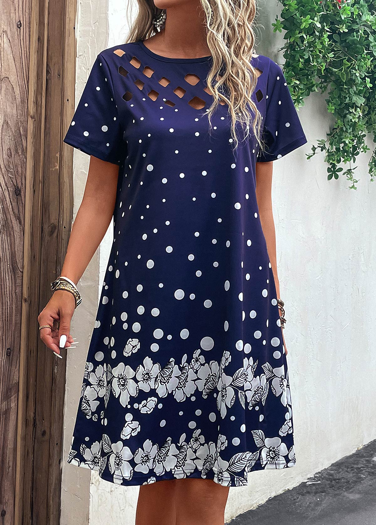 Navy dresses,Floral dresses,Plants dresses,Dot dresses,Cut Out Floral Print Navy H Shape Dress