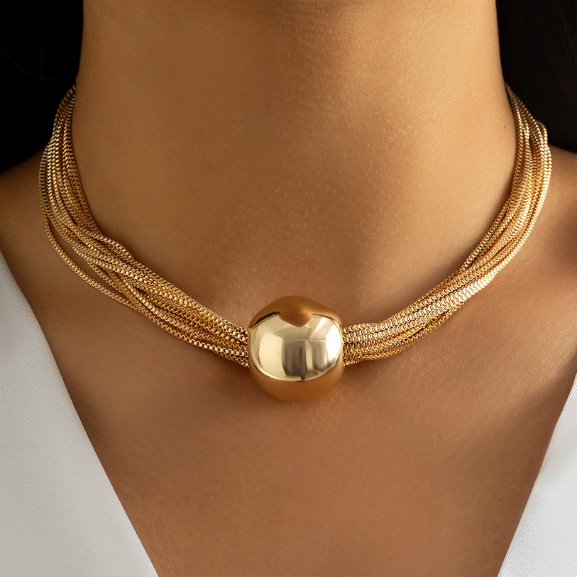 Gold jewelry,Other jewelry,Layered Design Iron Detail Gold Necklace
