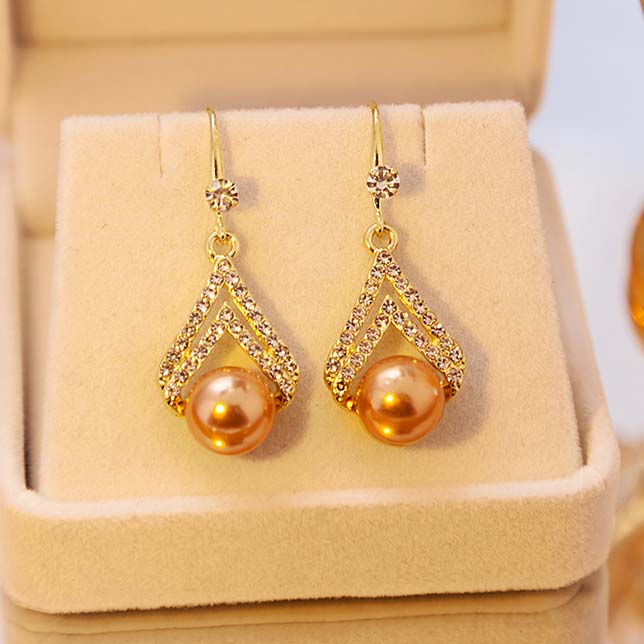 Pearl Rhinestone Design Geometric Gold Earrings