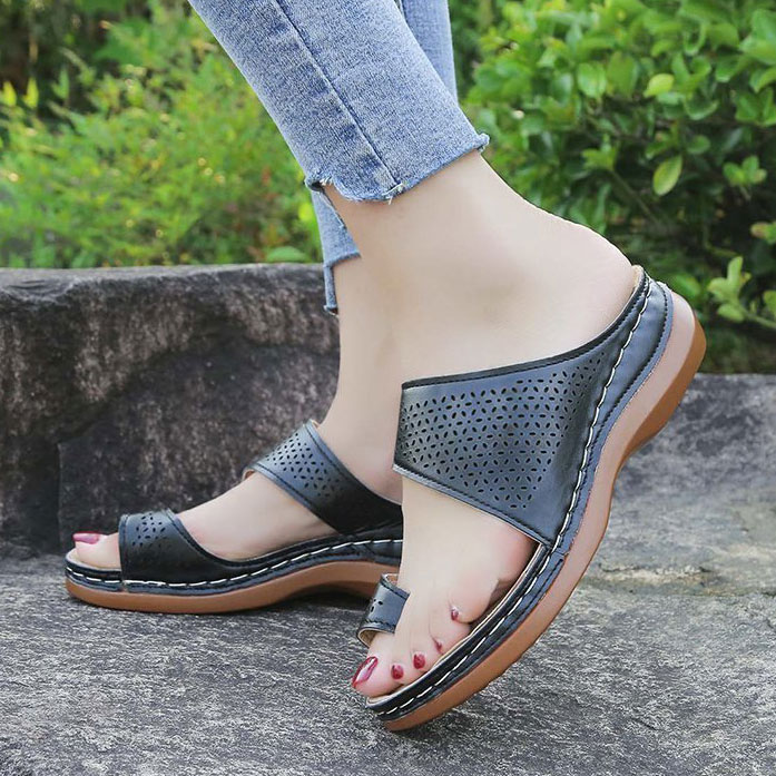 Black accessories,Plain Color accessories,Black Rubber Mid Heel Toe Post Slippers