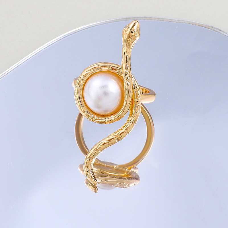 Gold jewelry,White jewelry,Contrast Color jewelry,Gold Metal Pearl Snake Design Ring