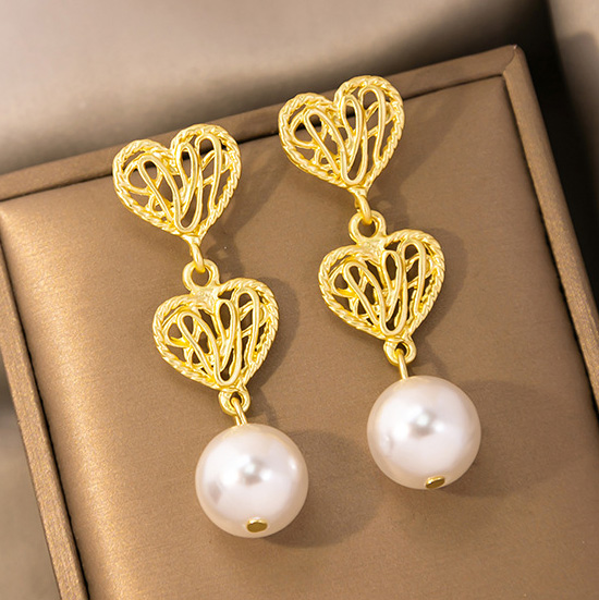 Heart Shape Design Pearl Detail Gold Earrings
